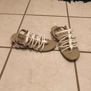 EUC worn twice 5.5 mini wedge sandals white silver